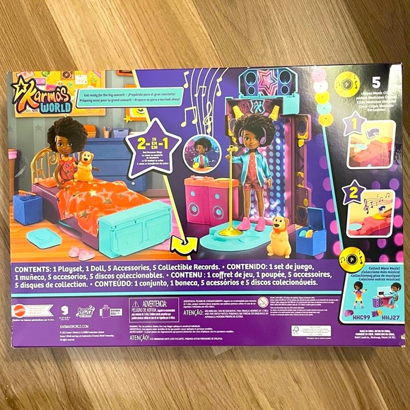 Gift Ready! Karma's World Transforming Musical Star Stage Set & Accessories NEW - Picture 2 of 10